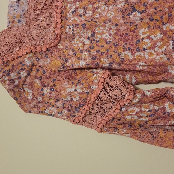 Jessica Simpson blouse - Picture 2 of 6